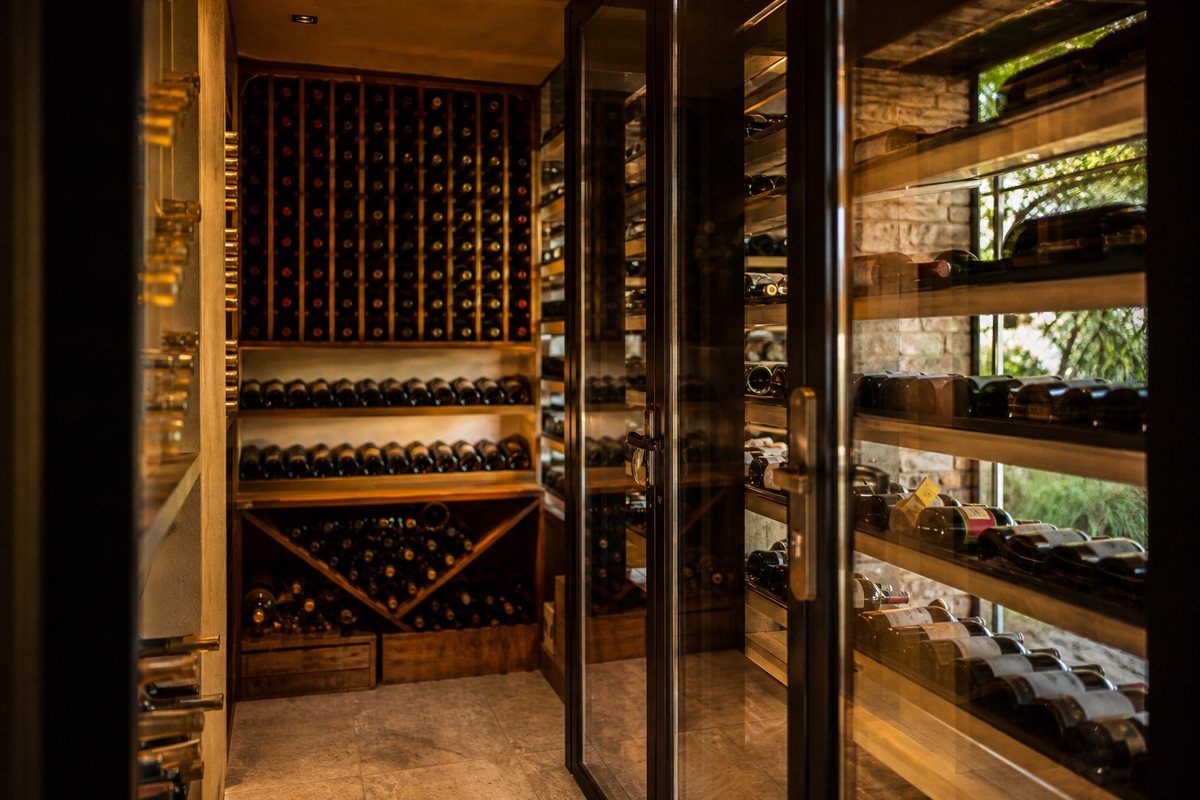 Réalisation de cave à vin sur mesure signée Caveonis